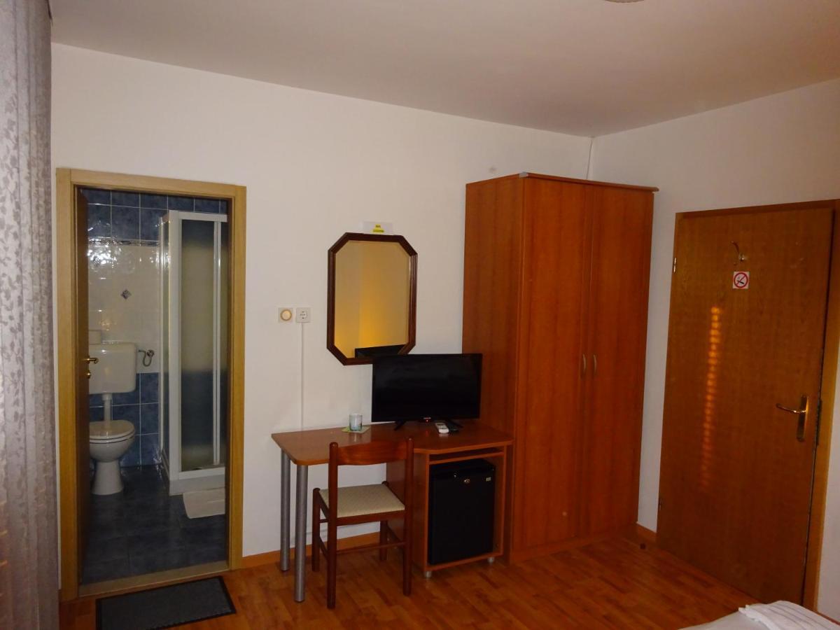 Rooms Kapelj Postojna Exterior foto