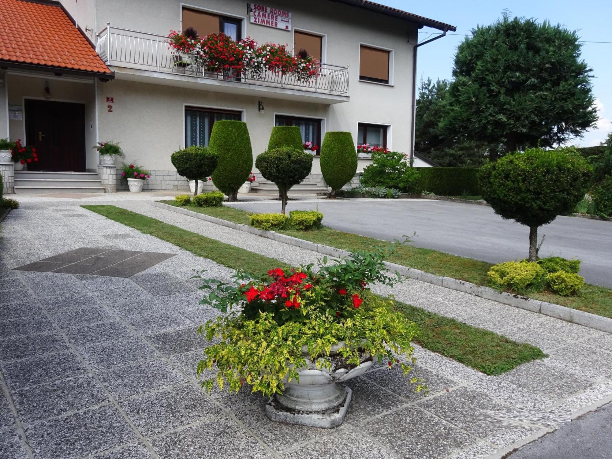 Rooms Kapelj Postojna Exterior foto
