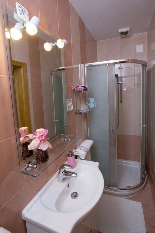 Rooms Kapelj Postojna Cameră foto